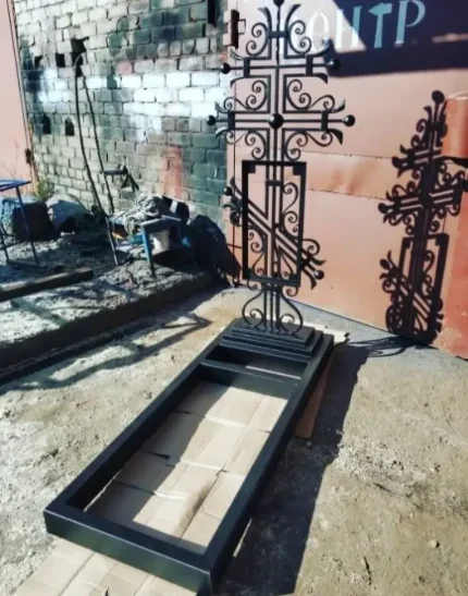 Фото для Кованый крест с надгробием