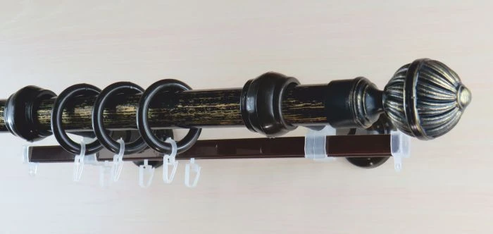 karniz_dvukhryadnyy_metall_plastik_vizantiya_200_sm_chernyy_zoloto_patina