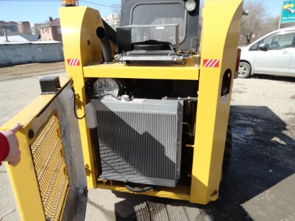 Мини-погрузчик LUYUE JC45