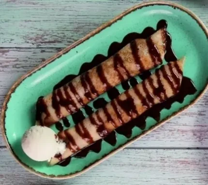 Фото для Блинчики с теплым бананом с шоколадом и мороженым