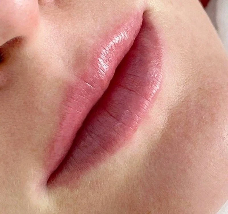Перманентный макияж: сочные губы