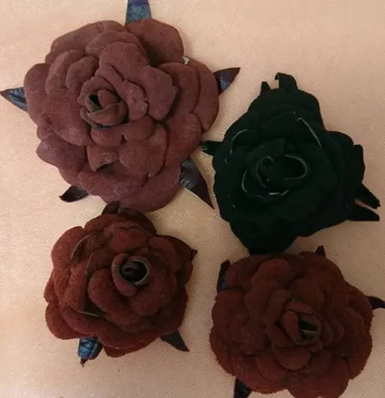 Розы из натуральной кожи
