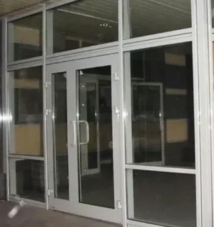 Фото для Тамбурные двери из алюминиевого профиля. Изготовление и монтаж