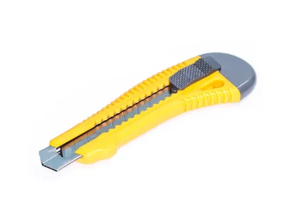 Фото для Нож упрочненный с метал. направляющей и сдвижным фиксатором FORCE-M, сегмент. лезвия 18 мм, STAYER