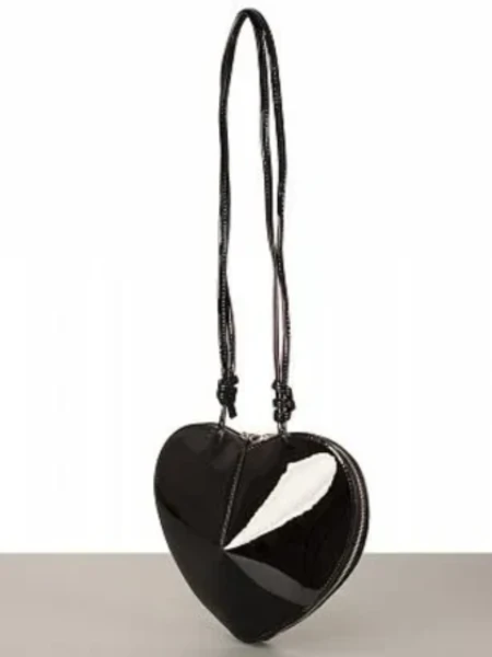 Сумка-сердце из натуральной кожи