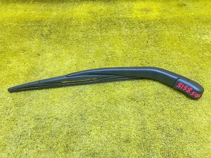 Фото для Дворник 5-й двери HONDA FIT GE8 L15A 2011/Цвет NH731P задн. (б/у)