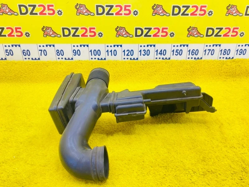 Фото для Патрубок воздушного фильтра TOYOTA LAND CRUISER UZJ100W 2UZFE 2002/Цвет 057 перед. (б/у)