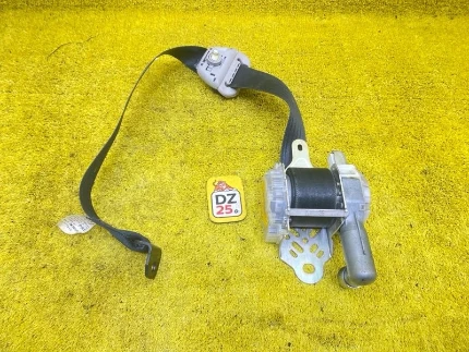 Фото для Ремень безопасности TOYOTA ISIS ZGM10G/ZGM10W/ZGM11G/ZGM11W/ZGM15G/ZGM15W/ZNM10W/ZNM10G/ANM10G/ANM10W/ANM15G/ANM15W 2ZRFAE (б/у)
