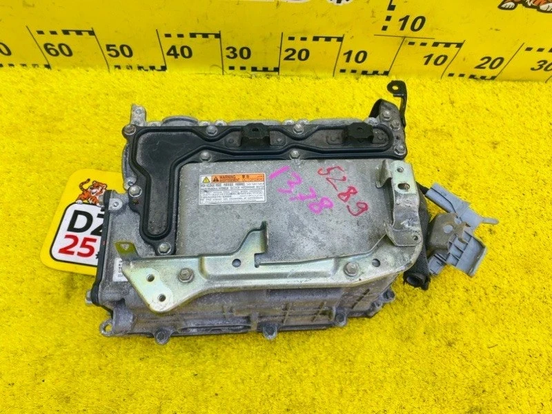 Фото для Инвертор TOYOTA VOXY ZWR80G 2ZRFXE 2014/Цвет 221 перед. (б/у)