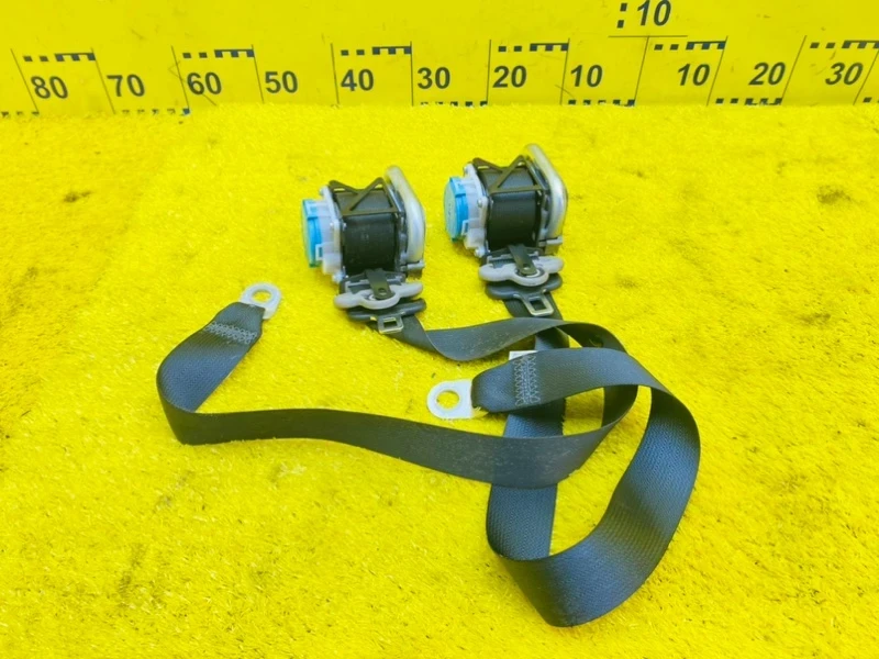 Фото для Ремень безопасности ПАРА ПЕРЕД TOYOTA WISH ZGE20W 2ZRFAE 2012/Цвет 202 перед. (б/у)