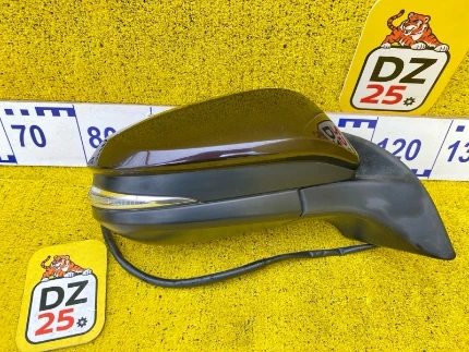 Фото для Уши TOYOTA NOAH/VOXY/ESQUIRE ZRR80G/ZRR80W/ZRR80/ZRR85G/ZRR85W/ZRR85/ZWR80/ZWR80G/ZWR80W 2ZRFXE 2014/Цвет 3R9 перед. прав. (б/у)