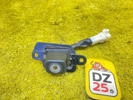 Фото для Камера заднего вида TOYOTA 4RUNNER/HILUX SURF UZN210/UZN215/RZN215W/GRN215W/GRN210/TRN215W/KDN215W/VZN215W 2UZFE 2006 (б/у)