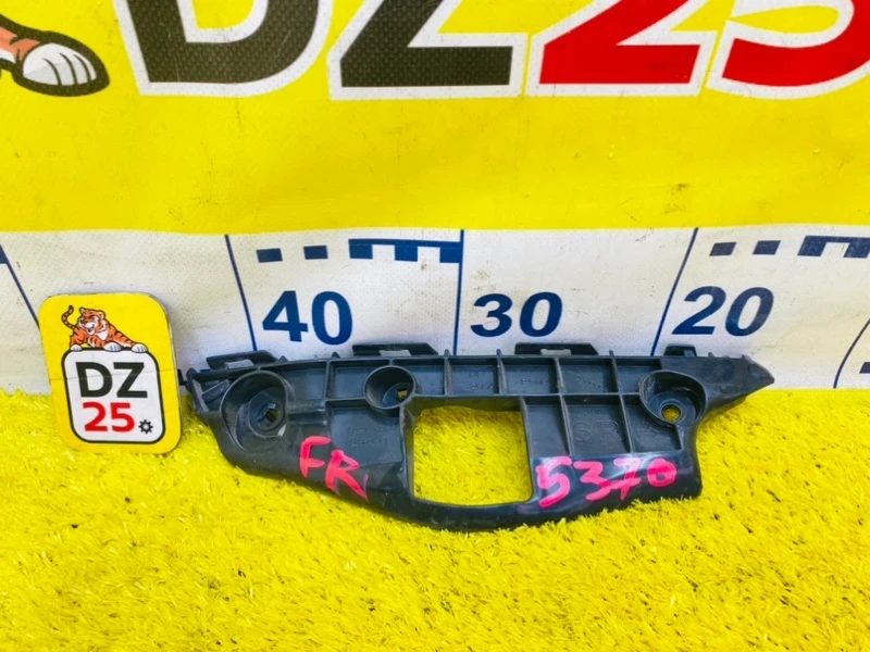 Фото для Крепление бампера TOYOTA WISH ZGE20W 2ZRFAE 2013/Цвет 202 перед. прав. (б/у)