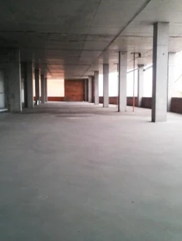 Полусухая стяжка пола с фиброволокном для паркингов