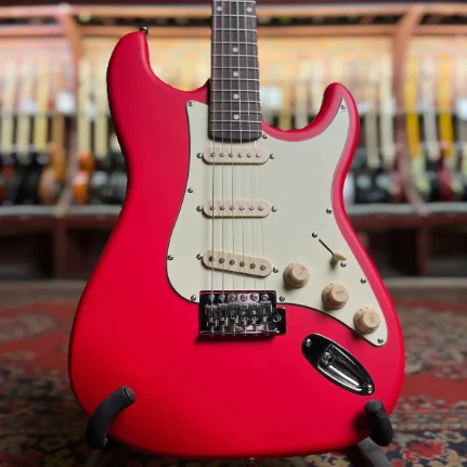 Фото для Электрогитара DeMarco DMSEST202 Stratocaster SSS Red, DeMarco (ДеМарко)