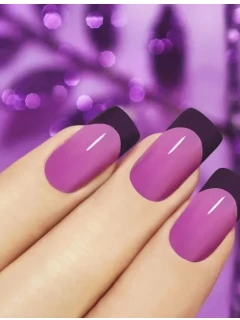 Специалист по маникюру и укреплению ногтей